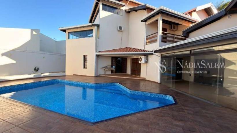Casa de Alto Padrão para Locação, com Exelente Localização, Espaço, Conforto e Qualidade de Vida.
