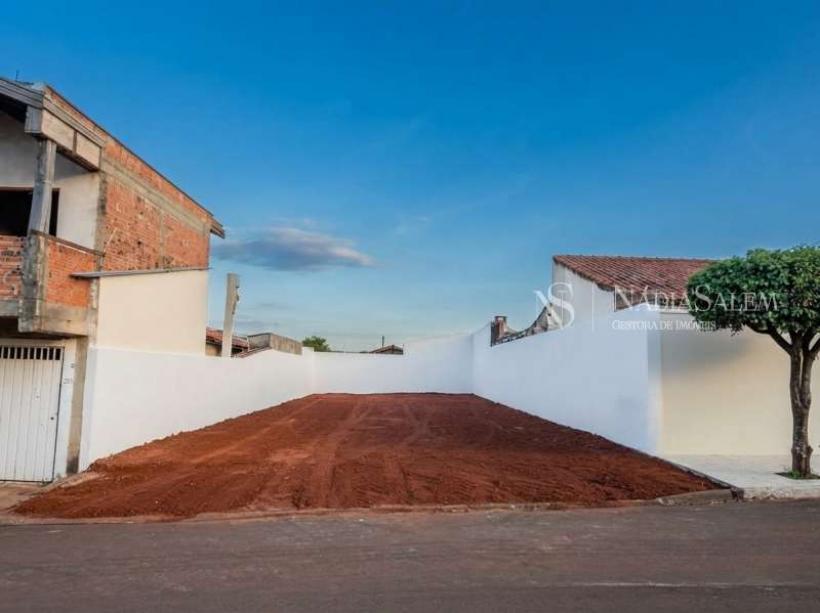 Terreno á Venda em Jaú no Jardim Paineiras  250m²